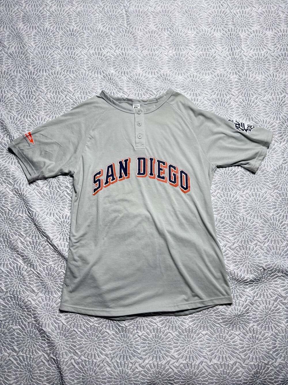 San Diego Padres Tony Gwynn 19 Henley Jersey Shirt Gray Adult Medium